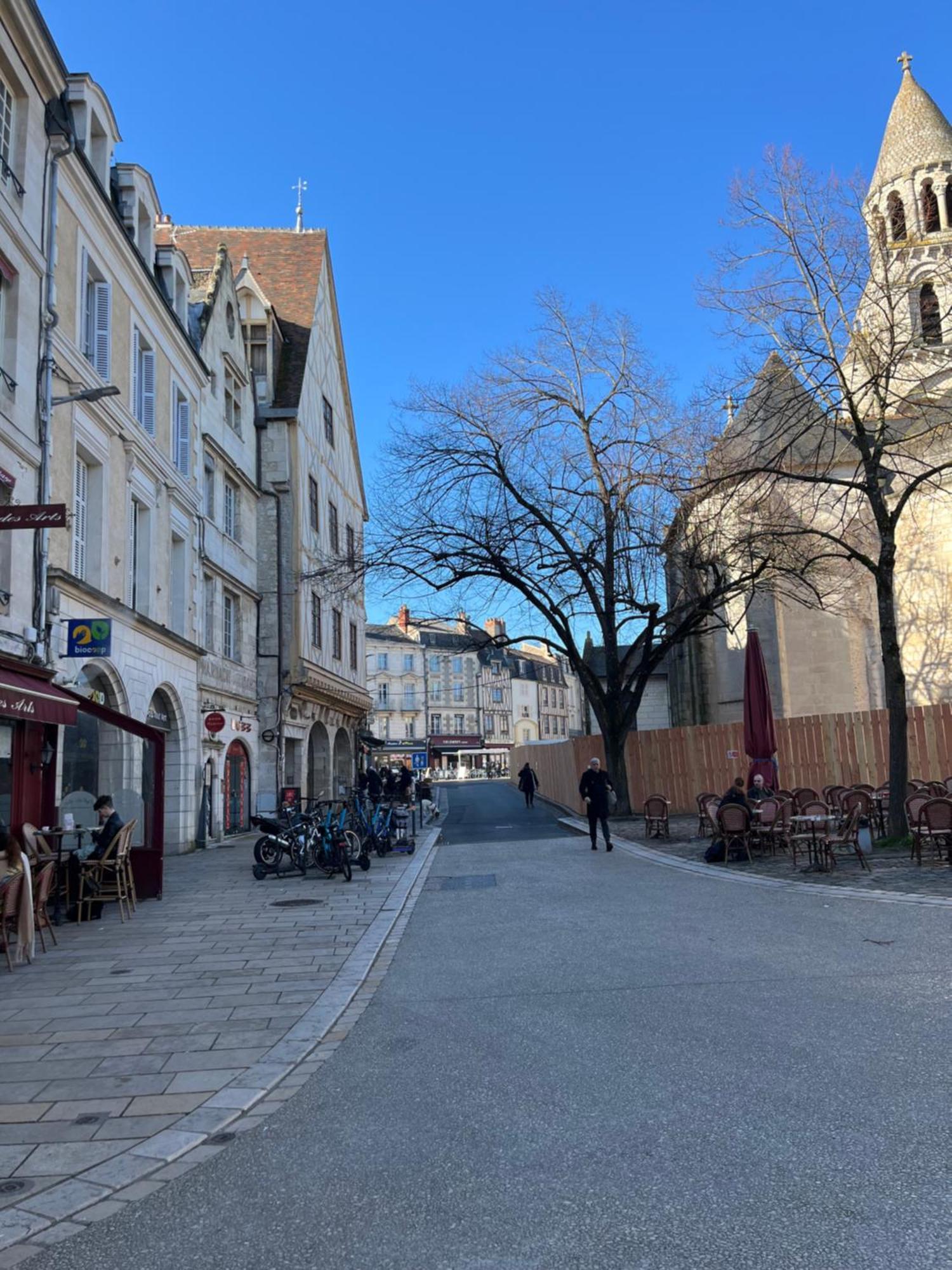 Apartmán Le Cosy Du Marche Notre-Dame Poitiers Exteriér fotografie